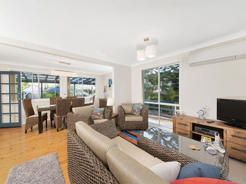 Pine Cottage 5A Nelson Street - Tourism Townsville 5