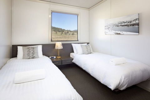 Ecocrackenback 19 'Sustainable Chalet Close To The Slopes.' - Tourism Townsville 4