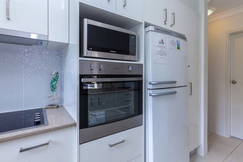Tradewinds Unit 3 110 Victoria Parade - Tourism Townsville 6