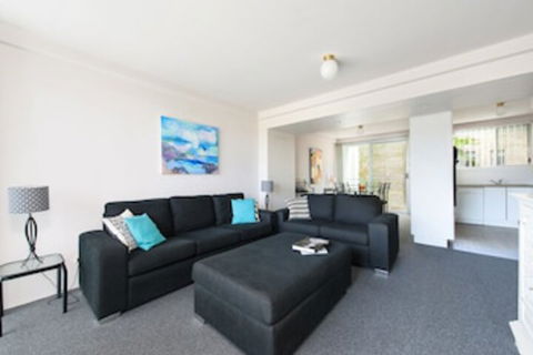 9 Cirrus At Fingal Bay - Tourism Townsville 0