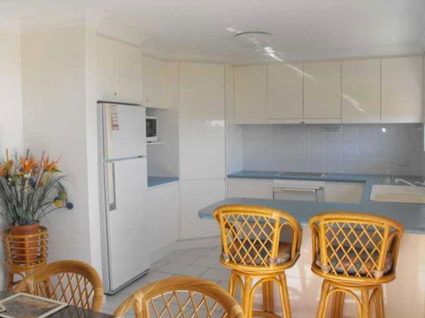 Hi Surf Unit 2 92 Head Street Forster - Tourism Townsville 2