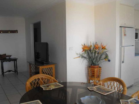 Hi Surf Unit 2 92 Head Street Forster - Tourism Townsville 1