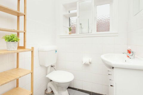 Newly Renovated Apt Close To CBD Unit 2 - Tourism Townsville 3