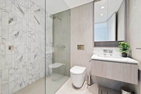 Ultra Modern Brand New CBD View - Tourism Townsville 4