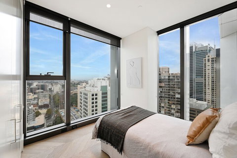 Ultra Modern Brand New CBD View - Tourism Townsville 3