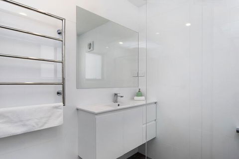 Grasmere Chalet - Tourism Townsville 7