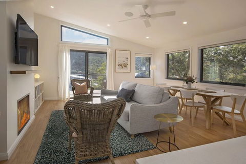 Grasmere Chalet - Tourism Townsville 6