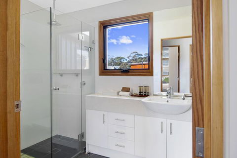 Grey Mare Chalet - Tourism Townsville 3