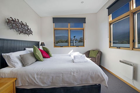 Grey Mare Chalet - Tourism Townsville 5