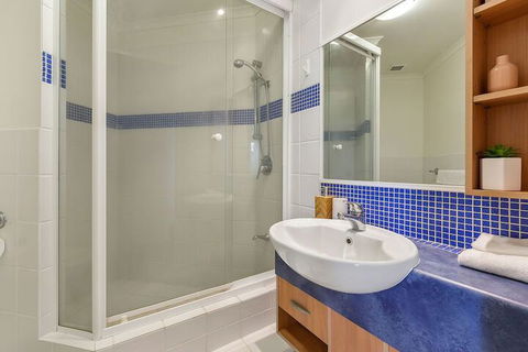 BEACH BLISS LUXURIOUS APARTMENT With POOL - Tourism Townsville 2