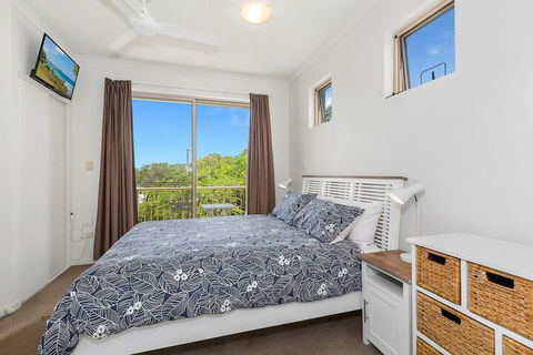 BEACH BLISS LUXURIOUS APARTMENT With POOL - Tourism Townsville 5