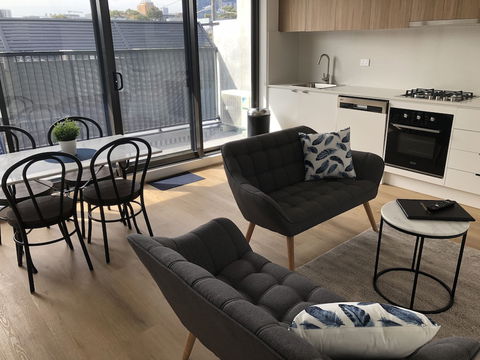 Q Squared Serviced Apartments - Tourism Townsville 5