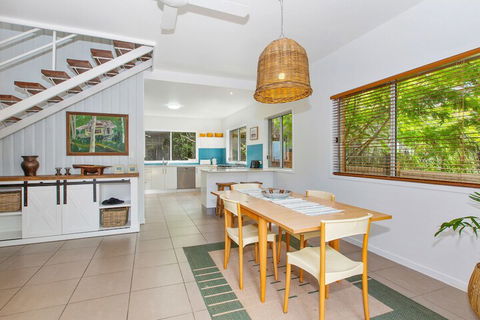 BEACH HOUSE On PEARL - Tourism Townsville 3