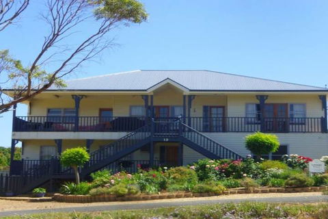 Lavender Hills 12 Bennett Street - Tourism Townsville 1