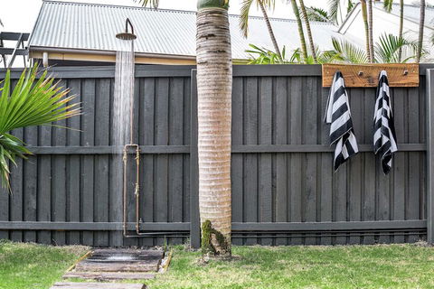 A PERFECT STAY - 3 Salty Sisters - Tourism Townsville 3