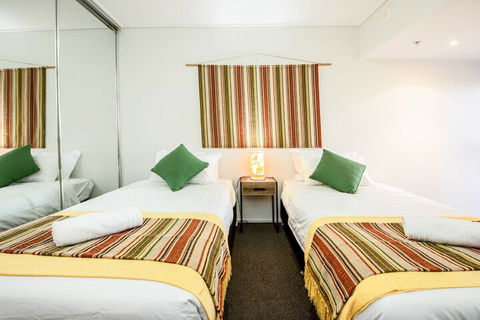 CBD African Charm, Story Bridge & River Views - Tourism Townsville 5