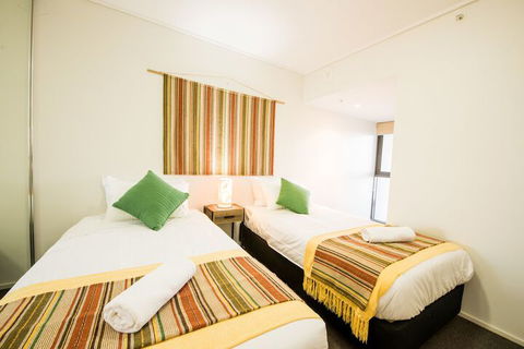 CBD African Charm, Story Bridge & River Views - Tourism Townsville 6