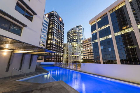 CBD African Charm, Story Bridge & River Views - Tourism Townsville 1