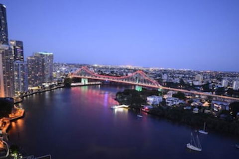 CBD African Charm, Story Bridge & River Views - Tourism Townsville 0