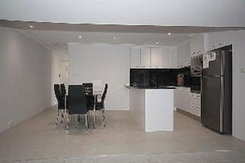 Skyline Unit 8 / 12 Thurlow Avenue - Tourism Townsville 4