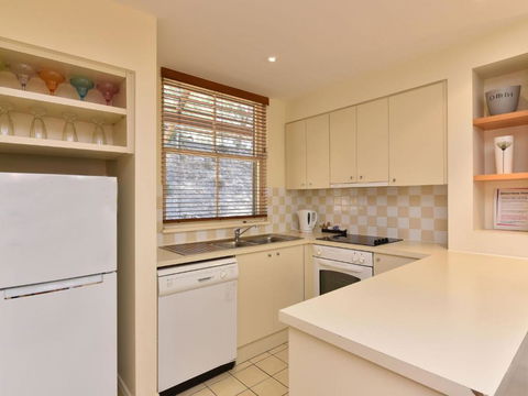Villa Shiraz Located Within Cypress Lakes - Tourism Townsville 2