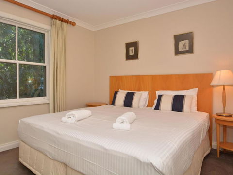 Villa Executive 2br Cypress Resort Condo Located Within Cypress Lakes Resort (nothing Is More Central) - Tourism Townsville 1