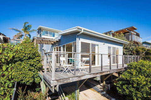 Surfside - Tourism Townsville 0