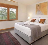 Alpine House Views over Lake Jindabyne  The Snowy Mountains - Tourism Townsville