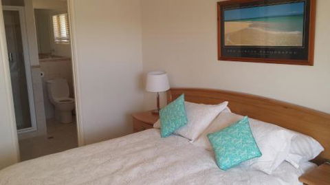 Alexander Drive B & B - Tourism Townsville 3