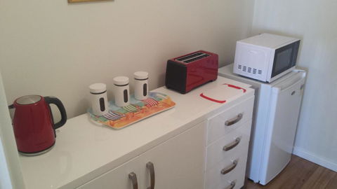 Alexander Drive B & B - Tourism Townsville 5
