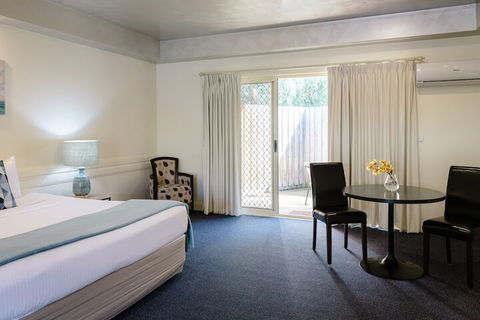 Fairways Resort - Tourism Townsville 3