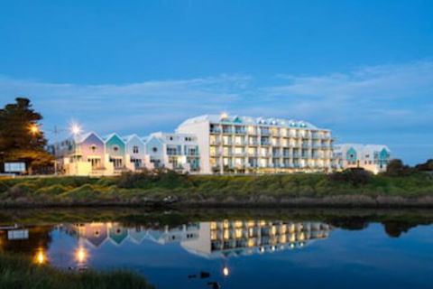 Lady Bay Resort - Tourism Townsville 0