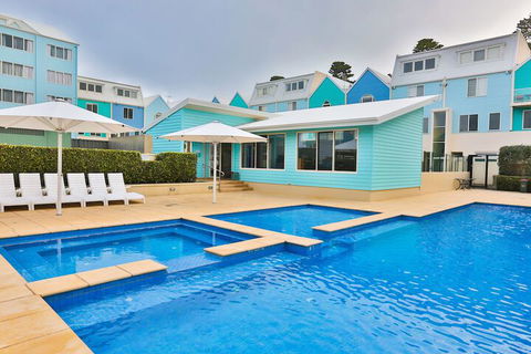 Lady Bay Resort - Tourism Townsville 5