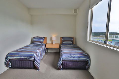 Lady Bay Resort - Tourism Townsville 7