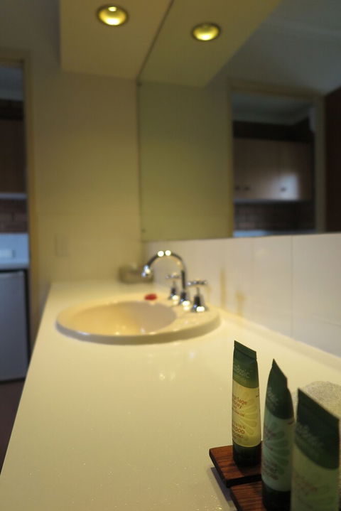 Summerhill Motor Inn - Adult Only - Tourism Townsville 3