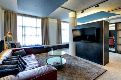 Zara Tower Hotel - Tourism Townsville 5
