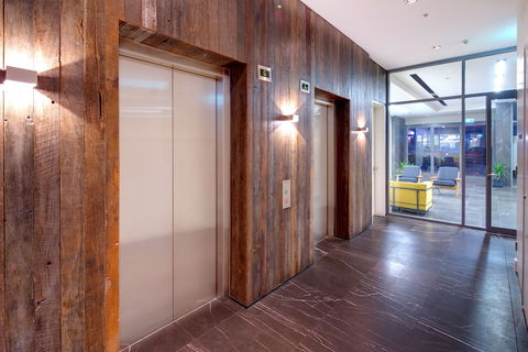 Zara Tower Hotel - Tourism Townsville 1