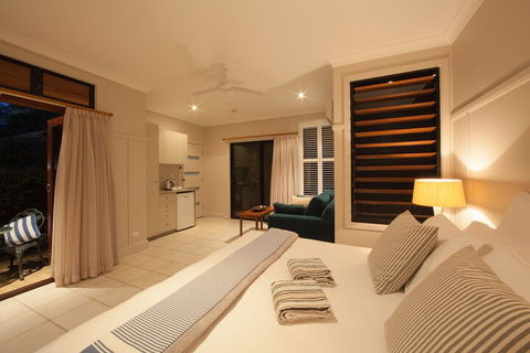 Cavvanbah Beach House - Tourism Townsville 3