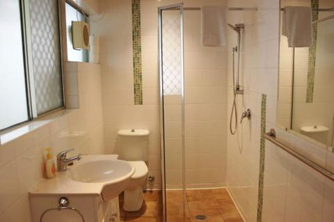 A Beautiful Flat - Tourism Townsville 4