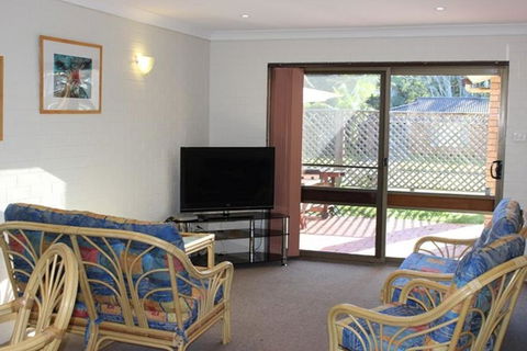 LIFES A BEACH 1 - Tourism Townsville 2