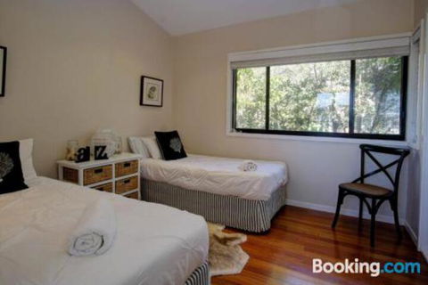 ROCKPOOL (4 Night Min) - Tourism Townsville 3