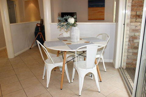 FRANGIPANI BEACH HOUSE PET FRIENDLY 22 Belbourie Cres Boomerang Beach - Tourism Townsville 3