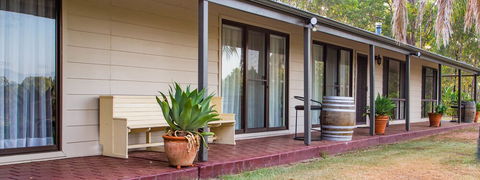 Hermitage Hideaway Homestead & Cottage - Tourism Townsville 1