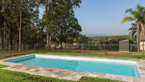 Hermitage Hideaway Homestead & Cottage - Tourism Townsville 3
