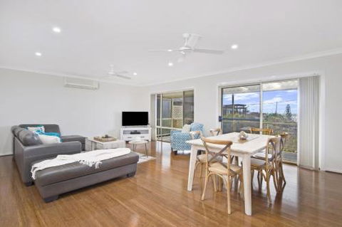 SEAVIEW DREAM Bonny Hills - Tourism Townsville 6