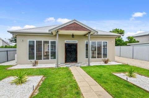 Zaahira House - Tourism Townsville 1