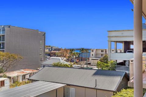 Zenith Unit 7 Shoal Bay - Tourism Townsville 5