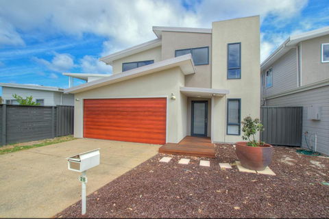 A Little Luxury In Town - Tourism Townsville 5
