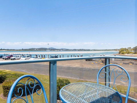 Fairholme 8 Perfect Lakefront Position - Tourism Townsville 3