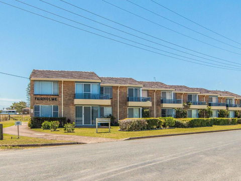 Fairholme 8 Perfect Lakefront Position - Tourism Townsville 6